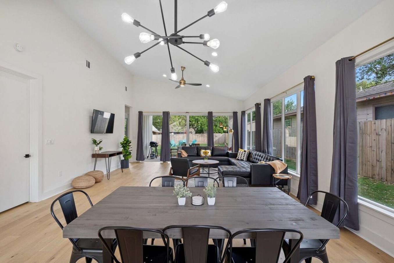 White Dove Pool House- Modern Luxury 4Br Home Near Lake Travis Wpool ออสติน ภายนอก รูปภาพ